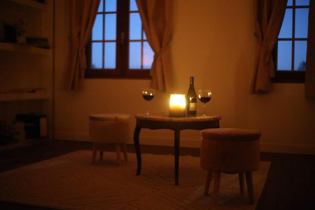 La Montrieuse, Chambre individuelle avec sauna et baignoire spa Naveil Extérieur photo