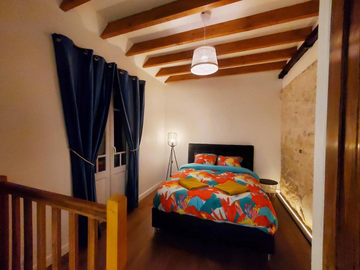 La Montrieuse, Chambre individuelle avec sauna et baignoire spa Naveil Extérieur photo